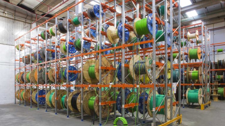 15 paletni stelazhi za makari scaled